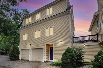 27 Kinnaird St #6