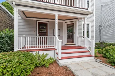24 Clarendon Avenue #1 1