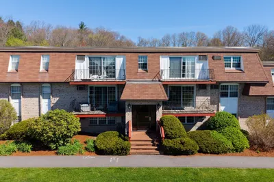 12 Williamsburg Ct #1 1