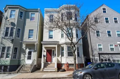 224 Lexington St #3