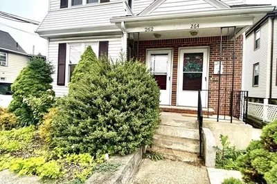 264 Newton St #1