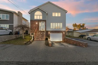 104 Newman St 1