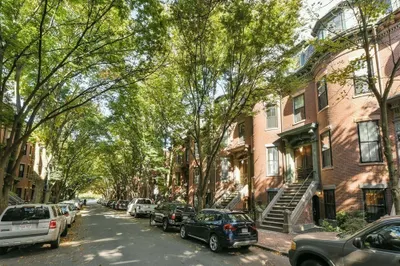 3 Wellington St #2