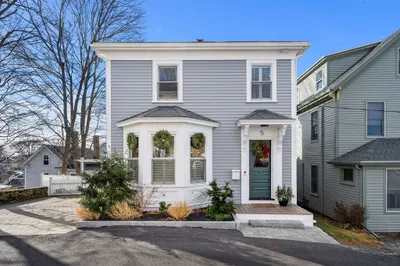 5 Elm Place