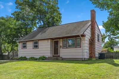 105 Crestfield Dr 1