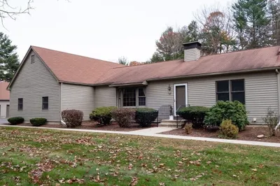419 Southwick Rd #J39 1