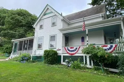 2 Fernwood Ave 1