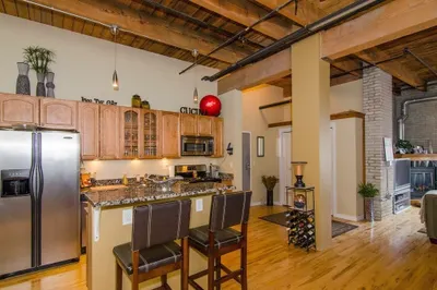 43 Charlton St #201