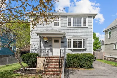 182 Safford St 1