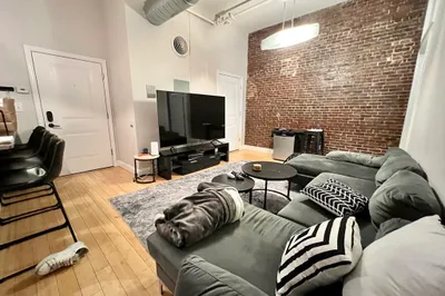 37 Temple Pl #401