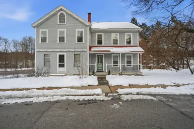 34 Commercial St 1