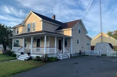 2034 Pleasant Street