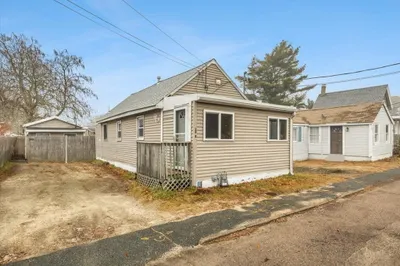 28-b Wareham Ave