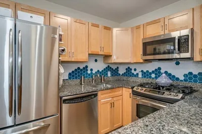 4040 Washington St #1A 1