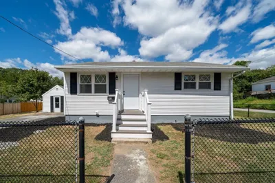 99 Sunderland Rd 1