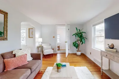 70 Silk St 1
