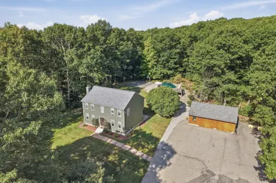 10 Flaxfield Road 1