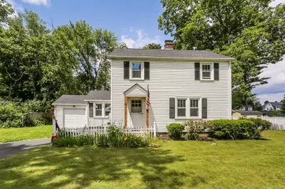 25 Monroe St