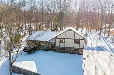 25 Laurel Lane 1