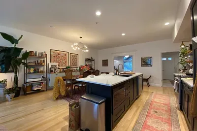 877 Harrison Ave #5