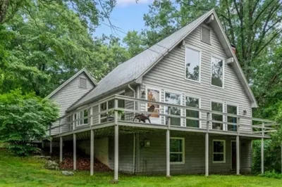 8 Chestnut Hill Rd 1