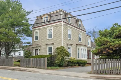 79 Central St #1