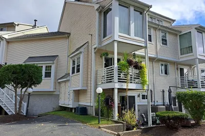 453 Turnpike St #19 1