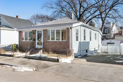 109 Andrews St