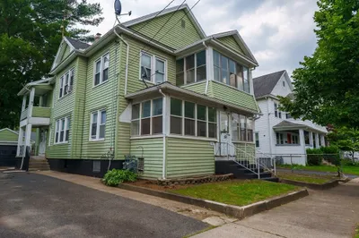 21-23 Howes St