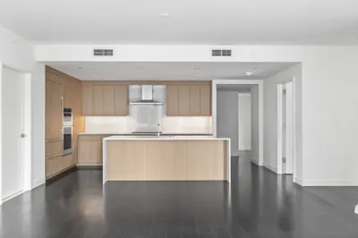 150 Seaport Blvd #16F