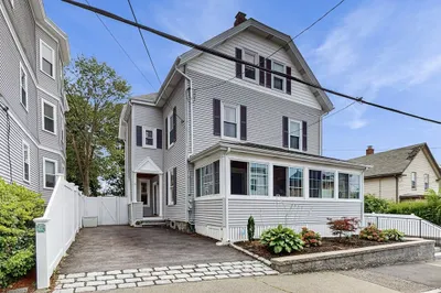 13 Robbins St #1