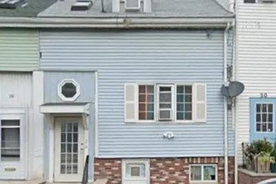 28 Lexington St 1