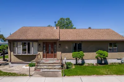 43 Russells Mills Rd 1