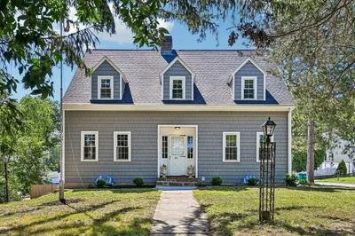 254 Russell St 1