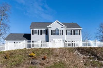 3 Moore Dr 1