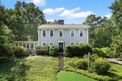 69 Old Harbor Rd