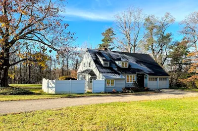 55 Fiske Hill Rd 1