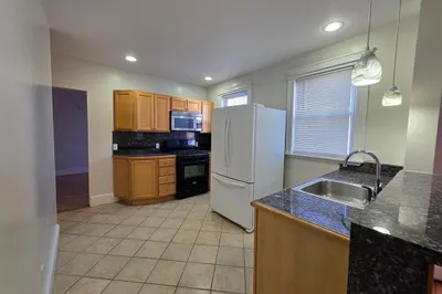 8 Cedar St #2