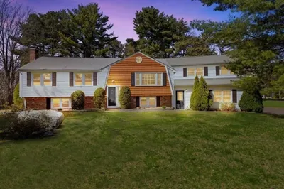 8 Massasoit Circle 1