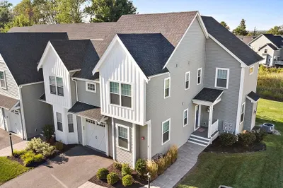 8 Winning Farm Rd #8 1