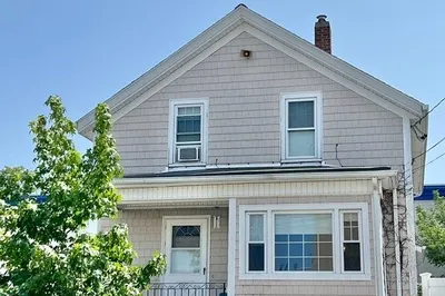208 Coffin Ave 1