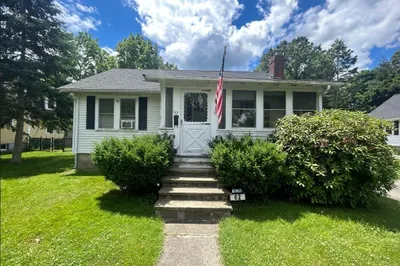 62 Donizetti St 1