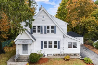 589 Sunderland Rd 1