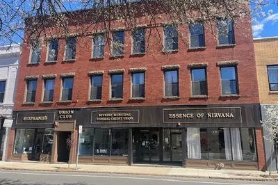 137 Cabot St 1