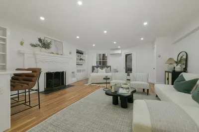 233 Commonwealth Ave #2