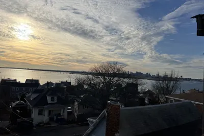 49r Siren St #3 1