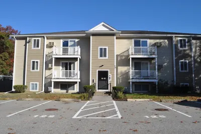451 School St #10-7