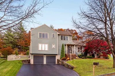 6 Castle Clare Cir 1