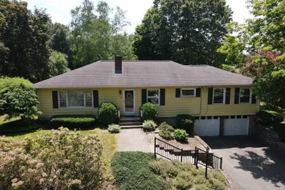 48 Burnham Rd