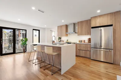 6 Gen Devine Way #1 1